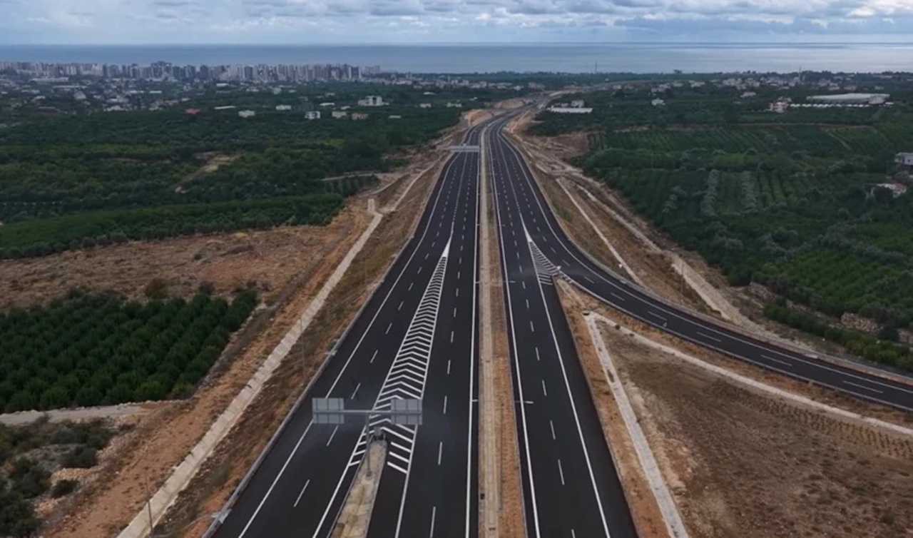 Mersin’de Ulaşımda Yeni Dönem! Yol 18 Dakikaya Düşüyor 2 Mersinde Ulasimda Yeni Donem Yol 18 Dakikaya Dusuyor 3